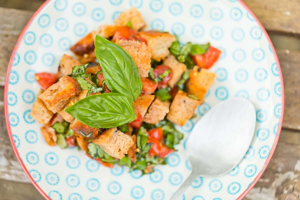 Brotsalat Panzanella casual cooking österreichischer food blog