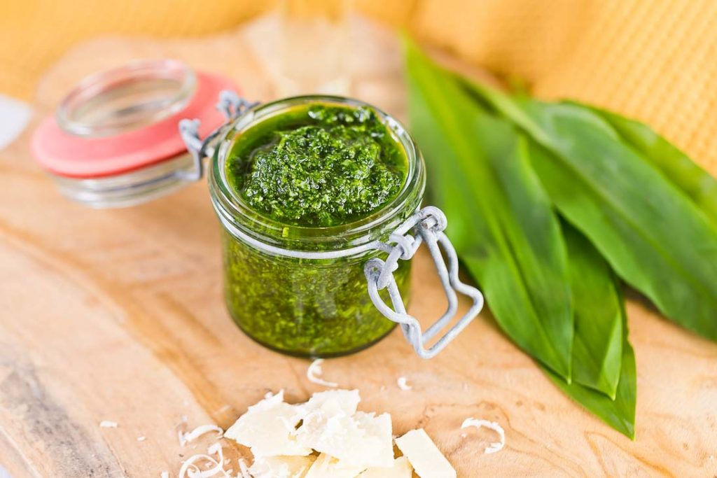 Bärlauchpesto Bärlauch Pesto Spaghetti Wild Gralic Salt casual cooking österreichischer food blog