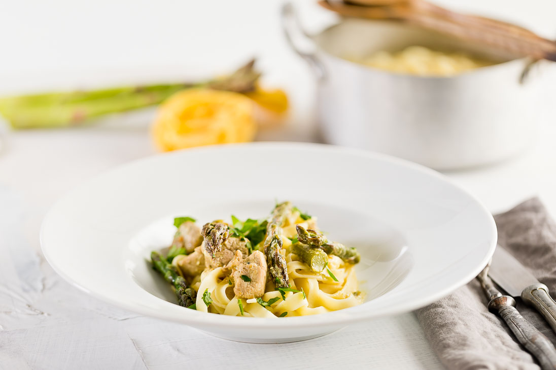 Tagliatelle mit Spargel Nudeln Spaghetti Asparagus casual cooking österreichischer food blog